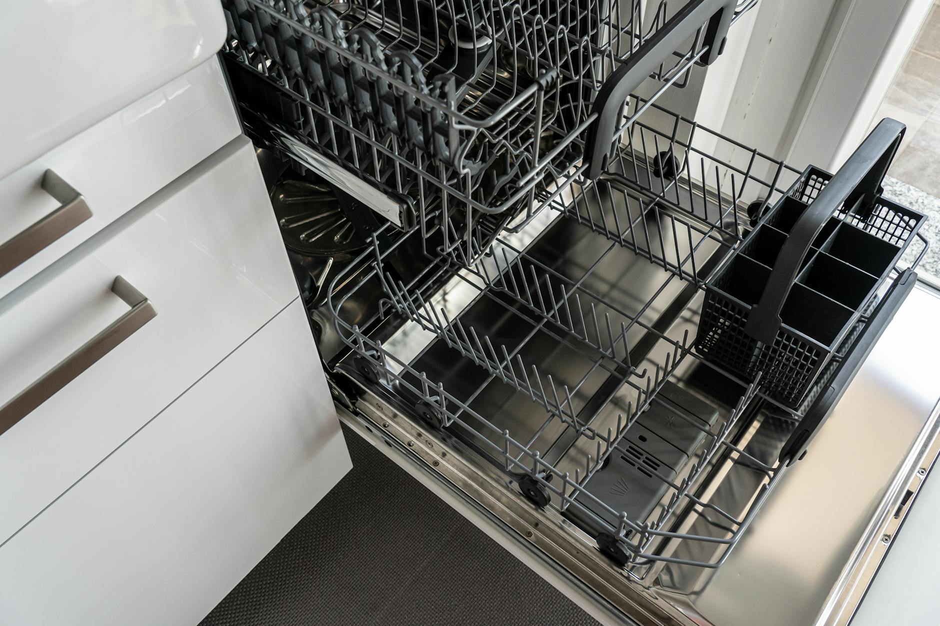 Disgusting dishwasher: How do you clean it properly?